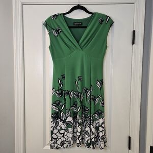 Jones New York Midi Dress Size 6P Womens Green Floral Dress With Shoulder Pads